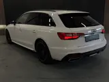Foto 24 van Audi A4 Avant 35 TFSI S edition Competition Virtual Dealer onderhouden Navi Keyless