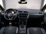 Foto 26 van Volkswagen Tiguan 1.5 TSI R-Line | IQ Lights | Trekhaak