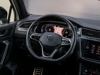 Foto 15 van Volkswagen Tiguan 1.5 TSI R-Line | IQ Lights | Trekhaak