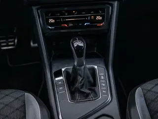 Foto 13 van Volkswagen Tiguan 1.5 TSI R-Line | IQ Lights | Trekhaak