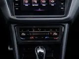 Foto 22 van Volkswagen Tiguan 1.5 TSI R-Line | IQ Lights | Trekhaak