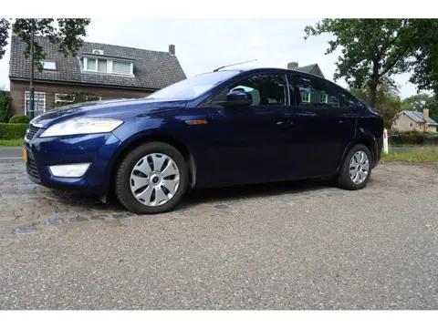 Ford Mondeo 2.0-16V Trend 248 dkm airco , trekhaak apk 15-10-2026