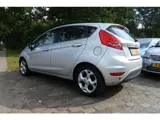 Foto 24 van Ford Fiesta 1.25 Titanium 5 drs nw apk 22-10-2027 airco voorruit verwarming