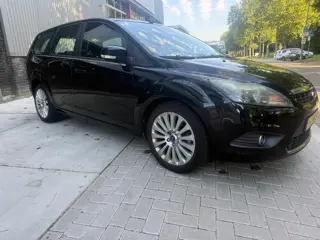 Foto 12 van Ford Focus Wagon 1.6 Titanium Navi Airco
