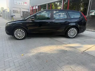 Foto 15 van Ford Focus Wagon 1.6 Titanium Navi Airco