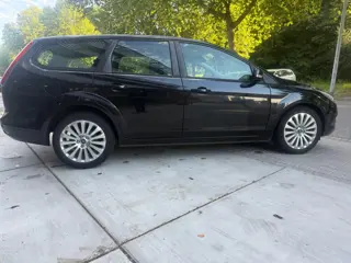 Foto 16 van Ford Focus Wagon 1.6 Titanium Navi Airco