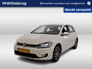 Volkswagen e-Golf E-DITION / AUTOMAAT/ SOH 92%/ CRUISE/ NAVI/ CLIMATE/ PARK. SENSOREN + CAMERA/ PRIV