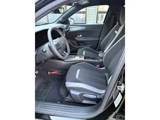 Foto 11 van Opel Mokka GS 1.2 Turbo Hybrid 145pk | 8 JAAR GARANTIE! | MATRIX LED | WINTER PACK | 180° CAMERA | A