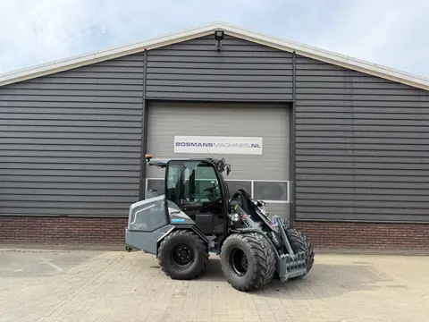 Giant G3500 X-TRA shovel 2026 87 uur (giekvering AIRCO tandempomp enz.)