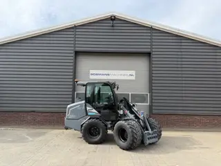 Giant G3500 X-TRA shovel 2026 87 uur (giekvering AIRCO tandempomp enz.)
