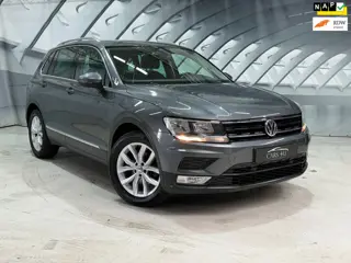 Volkswagen Tiguan 1.4 TSI Connected Series Panorama alcantara