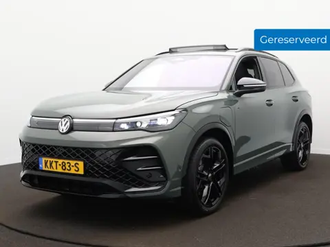 Volkswagen Tiguan 1.5 eHybrid R-Line Edition | Panodak | 360 Camera | Harman Kardon | Zwenk. Trekhaa