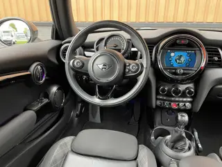 Foto 19 van MINI 3-deurs 1.5 Cooper Chili | Origineel Nederlands | NAP | Keyless go/entry | Stoelverwarming | Ai