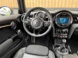 Foto 29 van MINI 3-deurs 1.5 Cooper Chili | Origineel Nederlands | NAP | Keyless go/entry | Stoelverwarming | Ai