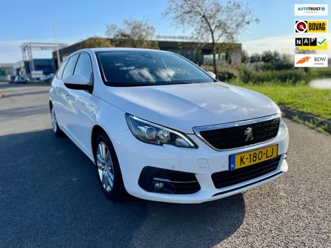 Peugeot 308 SW 1.2 PureTech Blue Lease Active, Trekhaak, Carplay, Navi, Cruise/Climate control, Pdc,