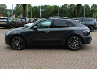 Foto 18 van Porsche Macan 2.0 T / Trekhaak / Panoramadak / Camera / Luchtvering / Keyless / 21'' / Adaptieve Sto