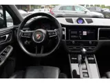 Foto 30 van Porsche Macan 2.0 T / Trekhaak / Panoramadak / Camera / Luchtvering / Keyless / 21'' / Adaptieve Sto