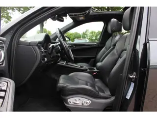 Foto 11 van Porsche Macan 2.0 T / Trekhaak / Panoramadak / Camera / Luchtvering / Keyless / 21'' / Adaptieve Sto