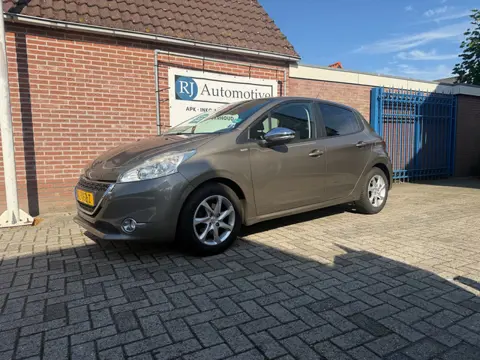 Peugeot 208 1.2 VTi Allure APK/AIRCO (bj 2013)