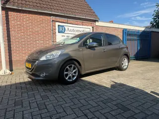 Foto 17 van Peugeot 208 1.2 VTi Allure APK/AIRCO (bj 2013)
