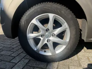 Foto 14 van Peugeot 208 1.2 VTi Allure APK/AIRCO (bj 2013)