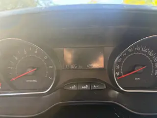 Foto 18 van Peugeot 208 1.2 VTi Allure APK/AIRCO (bj 2013)