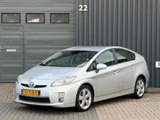 Foto 11 van Toyota Prius 1.8 Dynamic|Camera|Trekhaak|Navi|Head-UP|Massage|Dealer Onderhouden