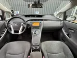 Foto 29 van Toyota Prius 1.8 Dynamic|Camera|Trekhaak|Navi|Head-UP|Massage|Dealer Onderhouden