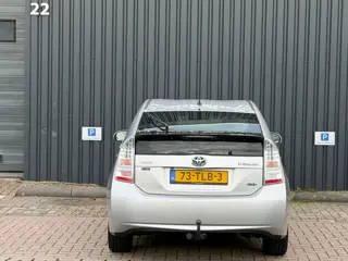 Foto 14 van Toyota Prius 1.8 Dynamic|Camera|Trekhaak|Navi|Head-UP|Massage|Dealer Onderhouden
