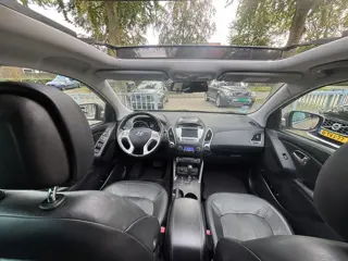 Foto 11 van Hyundai ix35 2.0i 4WD i-Catcher Leder Pano Keyless Camera