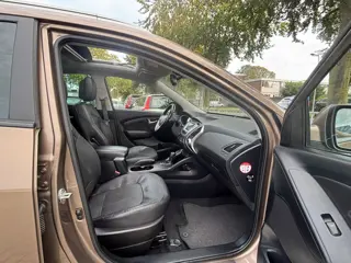 Foto 18 van Hyundai ix35 2.0i 4WD i-Catcher Leder Pano Keyless Camera