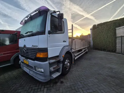 Mercedes-Benz Atego 1823 manuel gearbox. euro 2 no crane