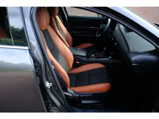 Foto 14 van Mazda CX-30 2.5 e-SkyActiv-G M Hybrid 140pk Aut. Nagisa - Head-up display - Bose - Adaptieve cruise