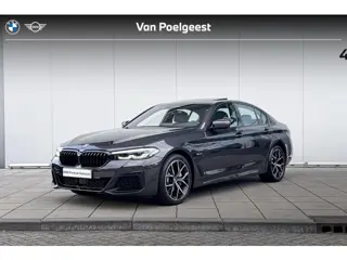 BMW 5 Serie Sedan 530e M-Sport Driving Assistant / Active Cruise Controle / Glazen schuifdak / Head 