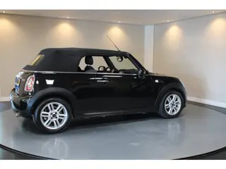 Foto 12 van Mini Cabrio 1.6 Cooper Chili *Sfeerverlichting* Stoelverw.|Climate|Cruise|PDC|Half-Leder|6-Bak|Autom