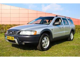 Volvo XC70 2.4 D5 AWD Geartronic (EURO 4) Nieuw roetfilter.
