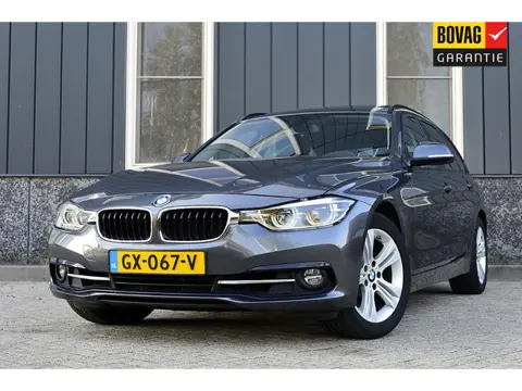 BMW 3 Serie Touring 320i xDrive Sport Rijklaarprijs-Garantie Panorama dak Sport Interieur Led Naviga