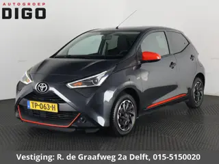 Toyota Aygo 1.0 VVT-i X-Fun Sport + Coral Red Pack | Airco | Privacy Glass | Elektrische ramen |