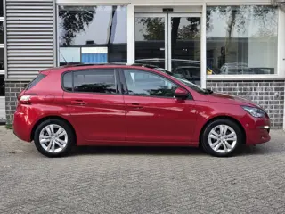 Foto 15 van Peugeot 308 1.2 PureTech Blue Lion Pano Apk Tm 08-2027