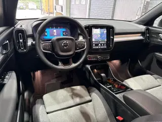 Foto 6 van Volvo XC40 2.0 B3 Plus Black Edition | Harman/Kardon | BLIS | 360° Camera | Pilot Assist | Stoel+Stu