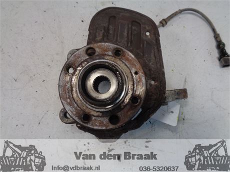 Opel Meriva 2003-2005 Fusee links voor