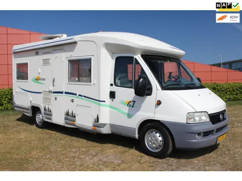 Chausson 2.8 JTD, Motorairco + dak airco, cruise control.