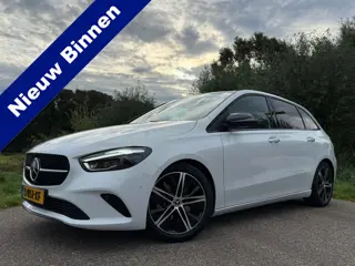 Mercedes-Benz B-klasse 180 Luxury Line Automaat | Panoramadak | Leder | Camera | Key-Less | Apple Ca