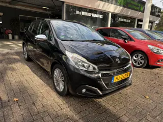 Foto 19 van Peugeot 208 1.2 110PK Allure | AUTOMAAT | 1E EIGENAAR | 3/6 OF 12MND GARANTIE | CARPLAY | CAMERA | L