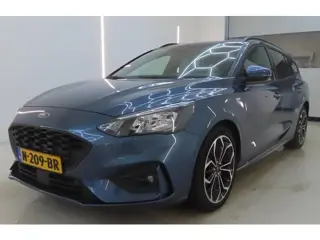 Foto 19 van Ford Focus 1.0 Eco Hybrid ST Line X Navi Camera Winter Parking Dodehoek pack Elek. Klep Wagon Dealer