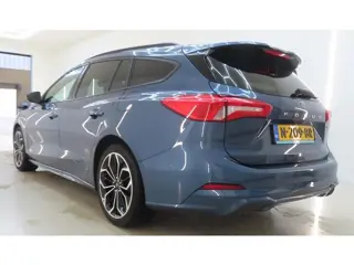 Foto 18 van Ford Focus 1.0 Eco Hybrid ST Line X Navi Camera Winter Parking Dodehoek pack Elek. Klep Wagon Dealer