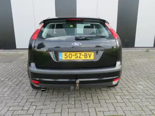 Foto 16 van Ford Focus 2.0-16V Rally Edition