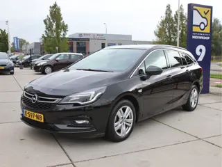 Foto 12 van Opel Astra Sports Tourer 1.4 Business Executive Stuur-Stoel verwarming, trekhaak, Carplay Aanbieding