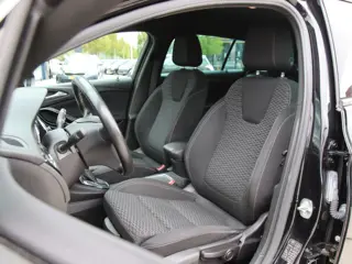 Foto 20 van Opel Astra Sports Tourer 1.4 Business Executive Stuur-Stoel verwarming, trekhaak, Carplay Aanbieding