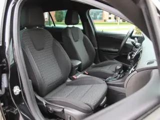 Foto 11 van Opel Astra Sports Tourer 1.4 Business Executive Stuur-Stoel verwarming, trekhaak, Carplay Aanbieding